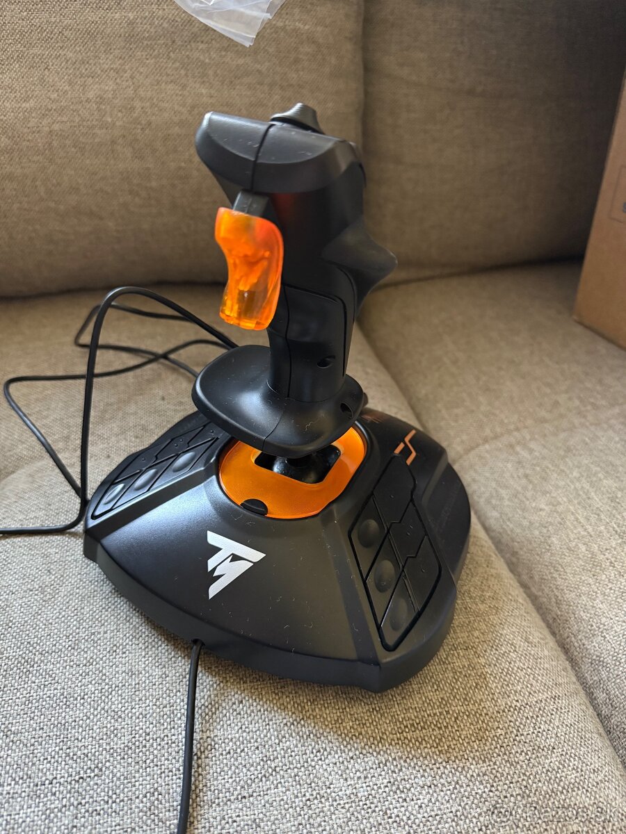 Thrustmaster 16000m