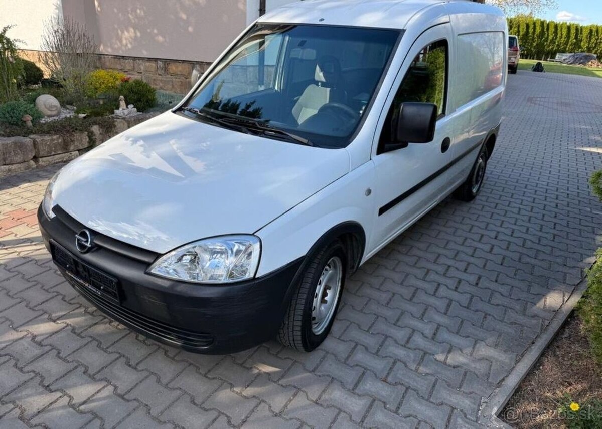 Opel Combo 1,3 CDTi naj: 71000km, Tažné nafta manuál 51 kw