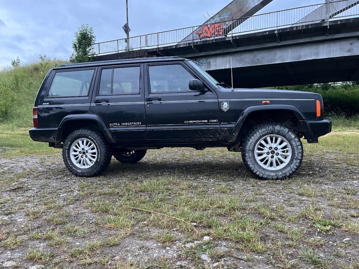 Jeep chcerokee xj 2.5 TDi