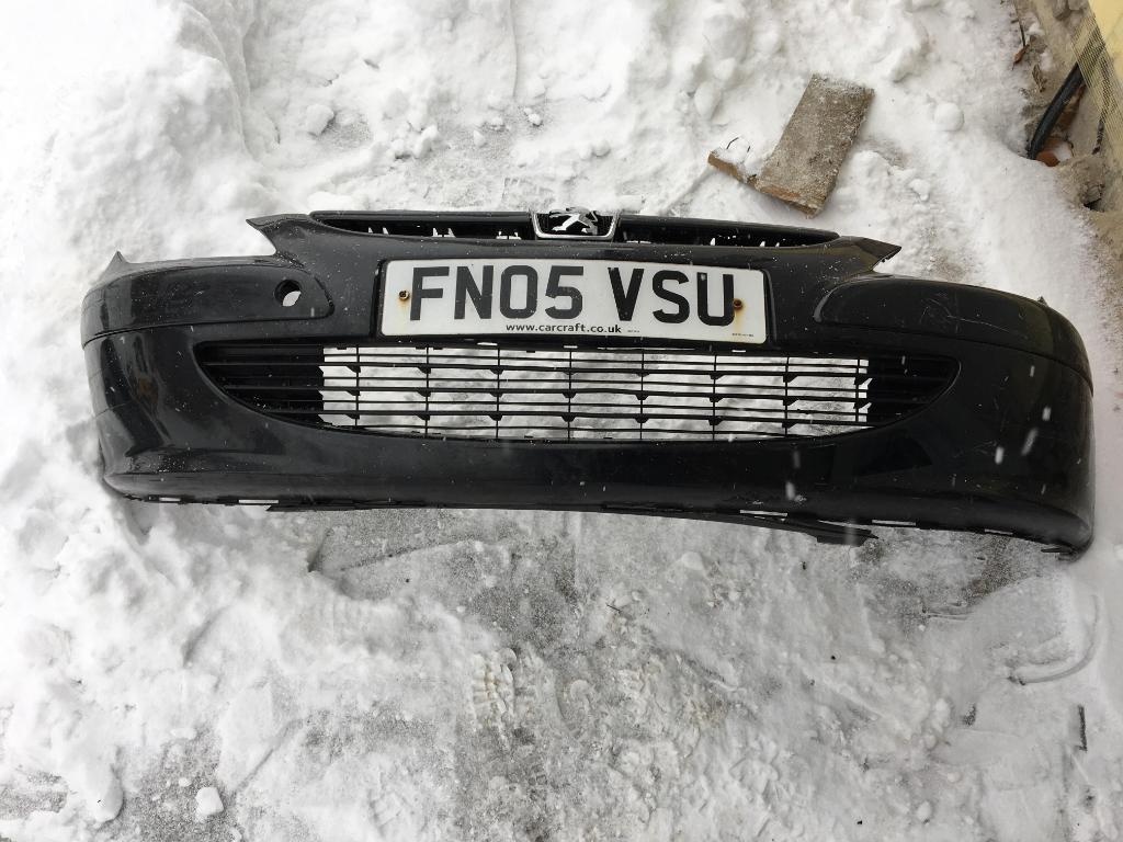 PEUGEOT 307 01-05 PREDNÝ NÁRAZNIK KOMPLETNY