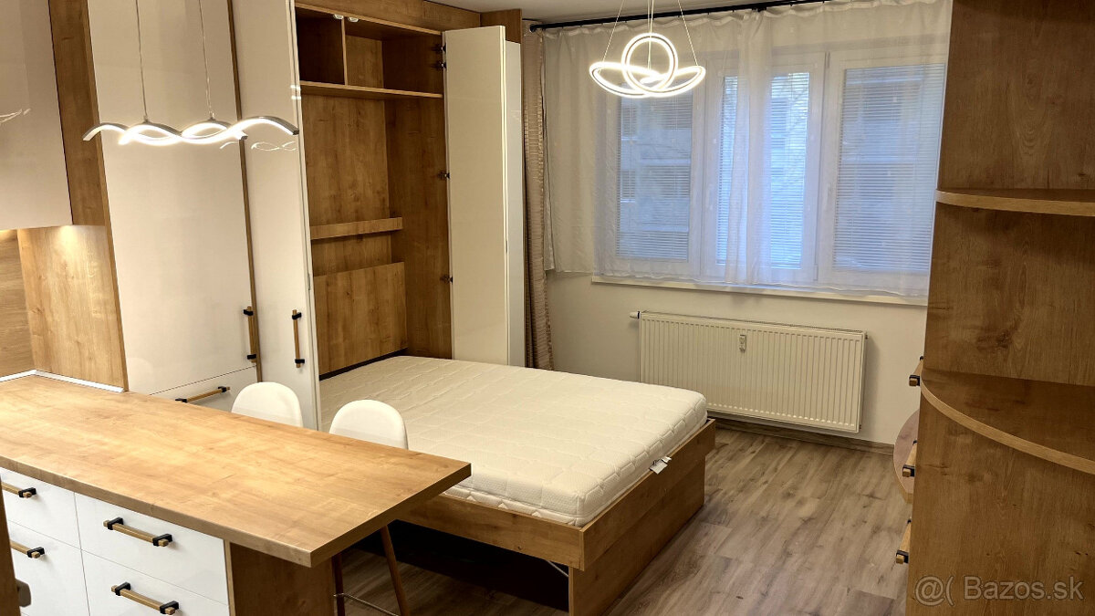 Moderný 1-izb. byt s garážovým státím a pivnicou