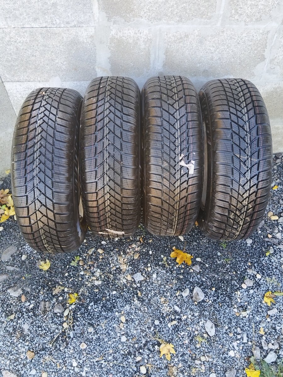 Elektróny s pneu 215/70 R16 zimná