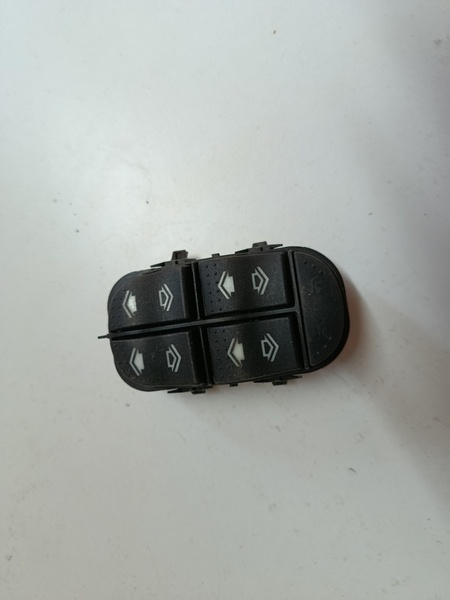 vypinac stahovania okna ford focus 98ab14a132de 30€