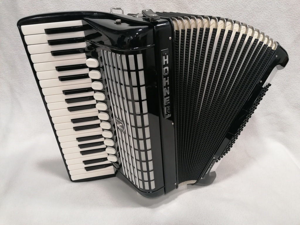 akordeon Hohner Tango IV T 96 basovy