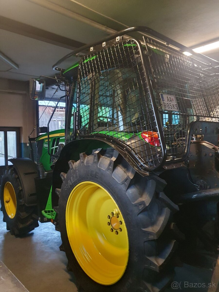 Predám John Deere 6100MC