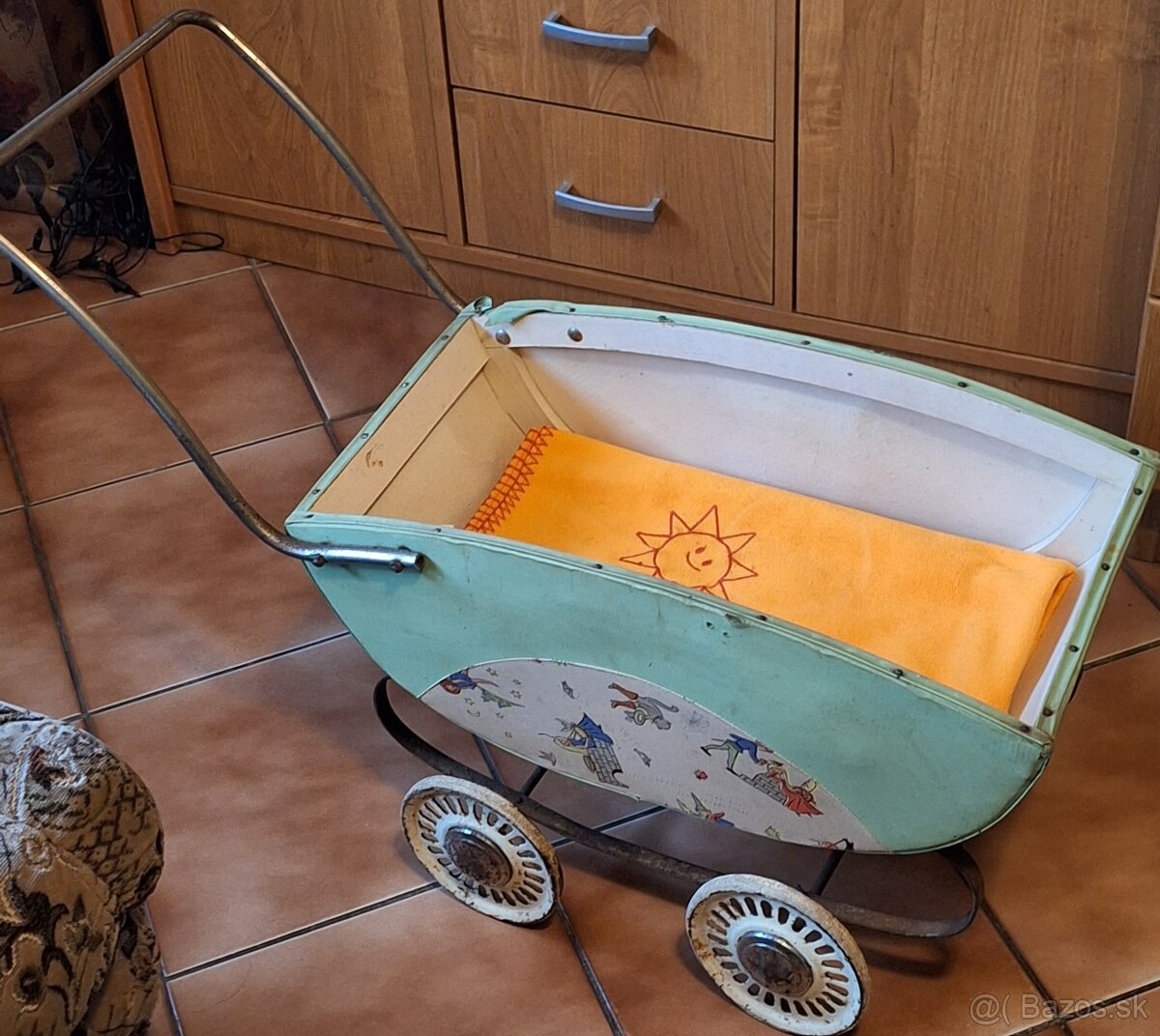 Starý kočík pre bábiky 7