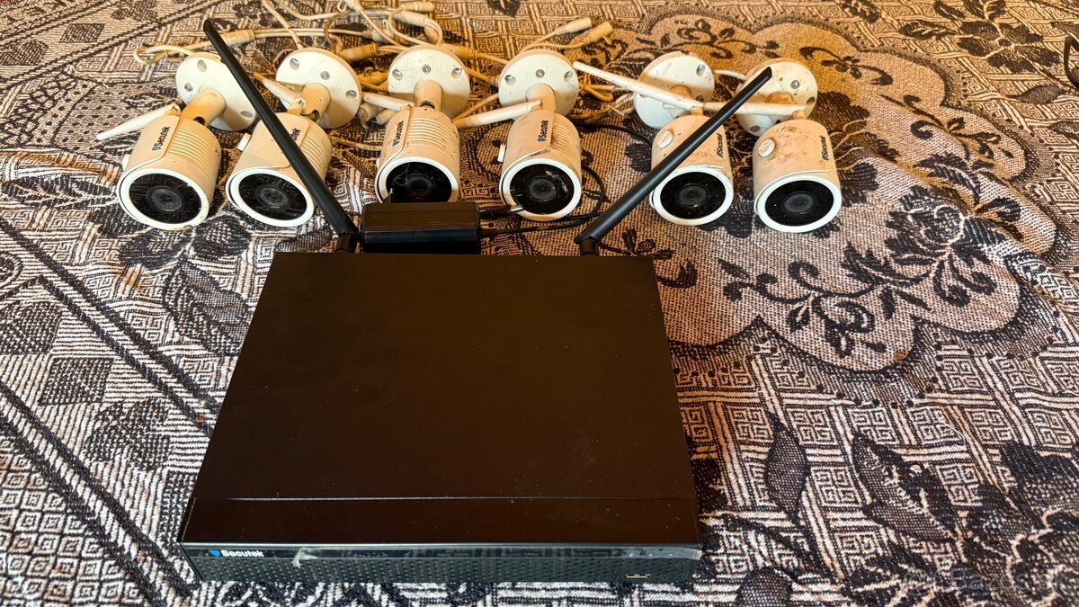 Predám kamerový set Secutek WIFI + 6 kamier + Hardisc 2 TB
