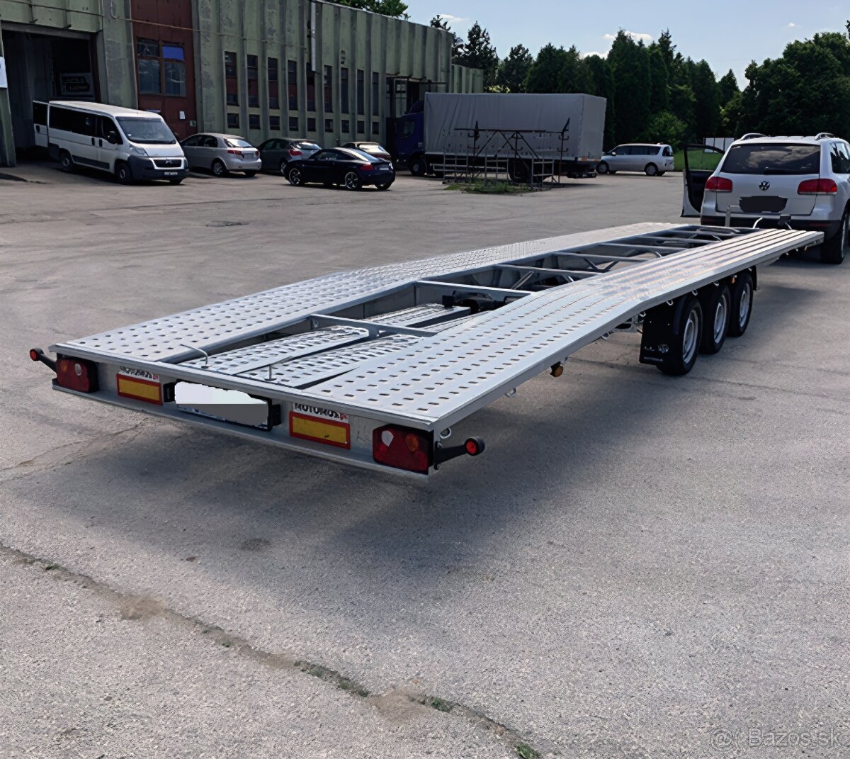 Hľadám autoprepravnik, prívesný vozík dvoj - trojnápravový