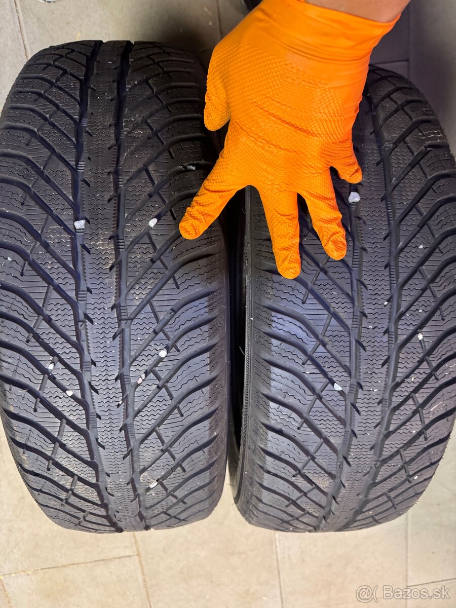 Cooper 215/60 R17 zimné