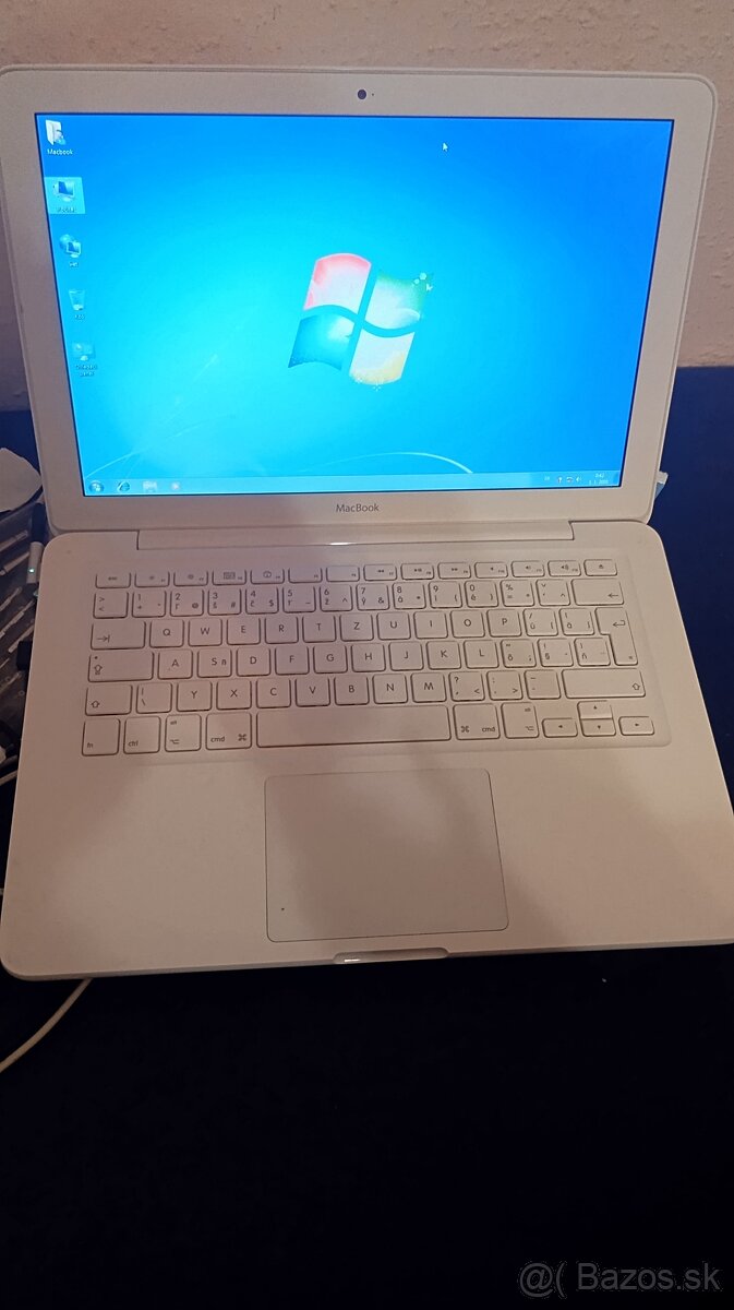 Macbook white MID 2010 + A1181