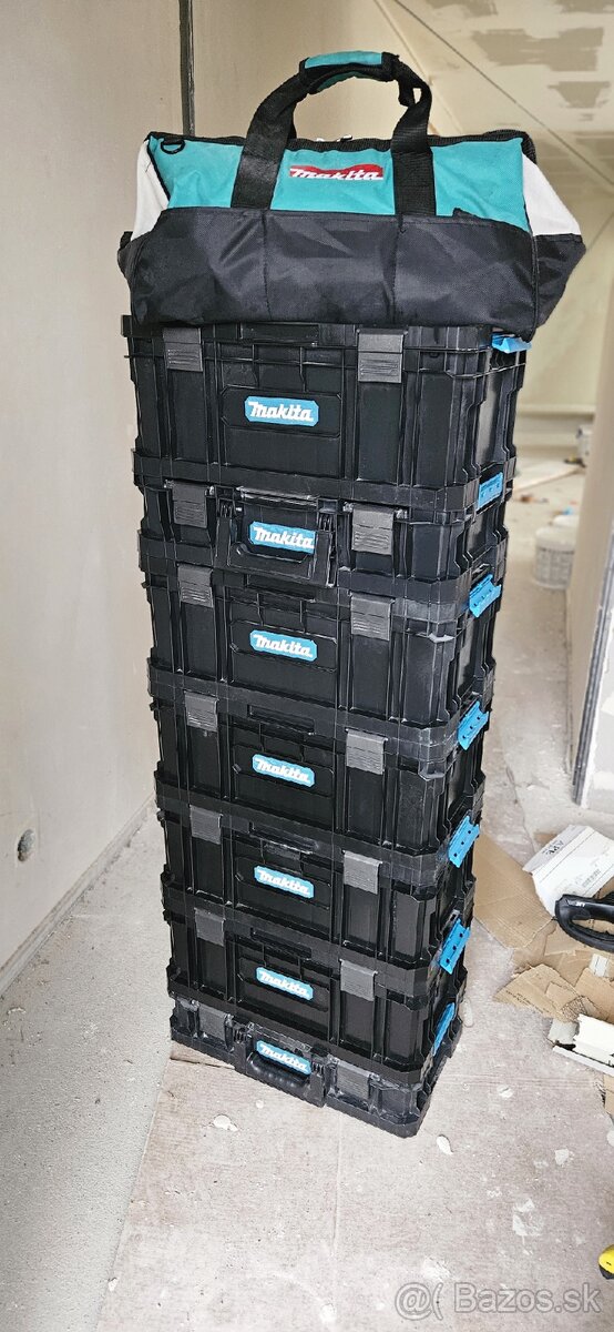 Makita 18V aku v zaruke + naradie, spolu 28ks