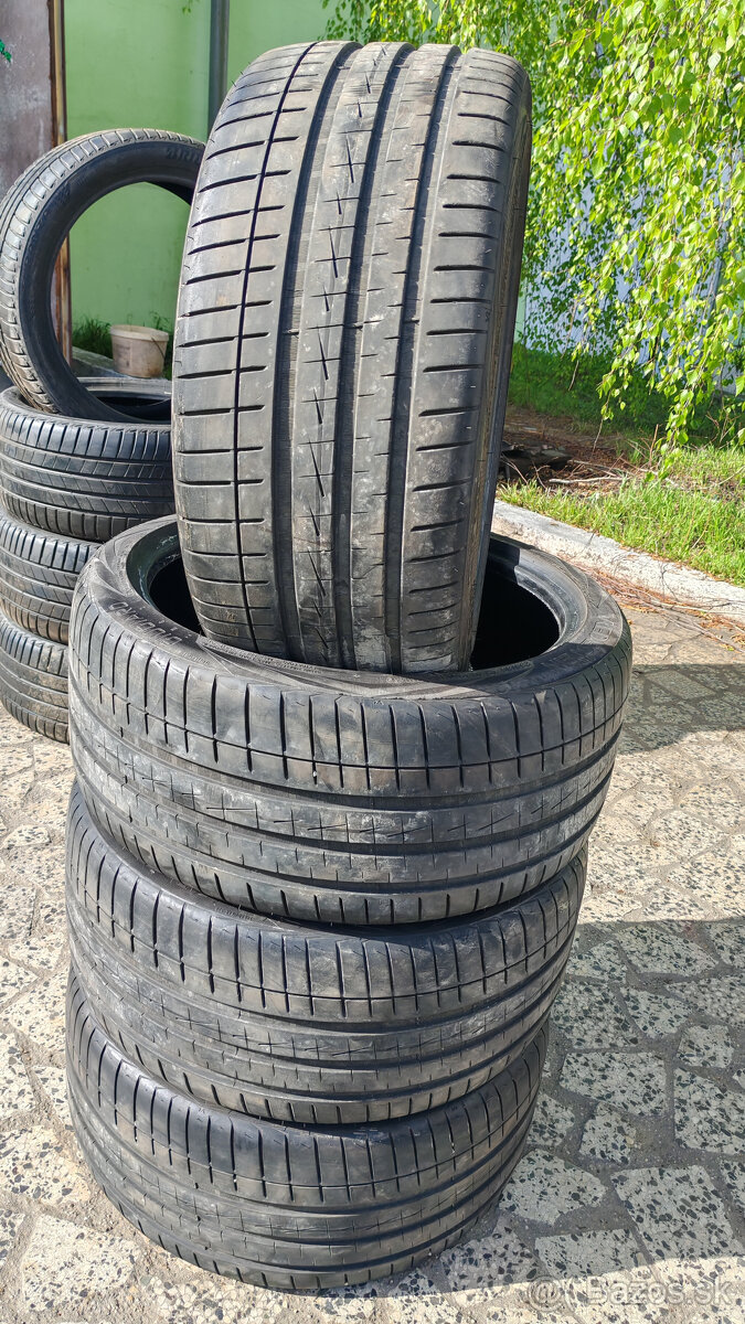 Letné pneu 255/35 ZR19 --- VREDESTEIN
