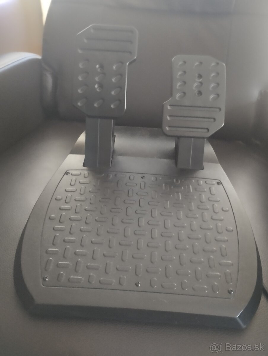 Predám volant na xbox one s-x