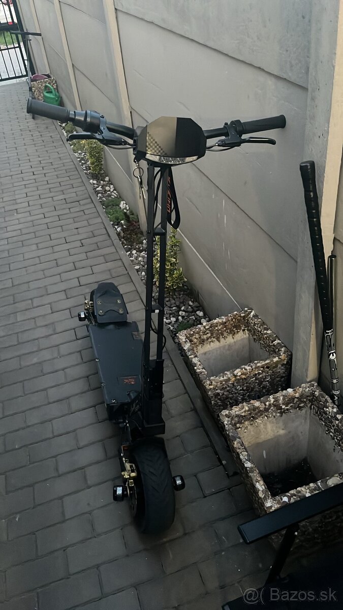 Kukirin g4