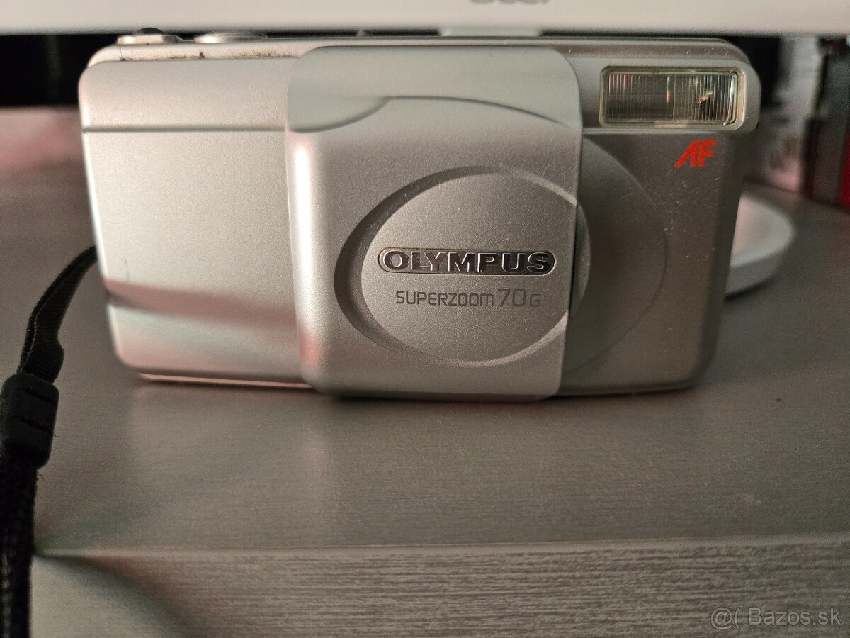 Olympus Superzoom 70G – kompaktný analógový fotoaparát
