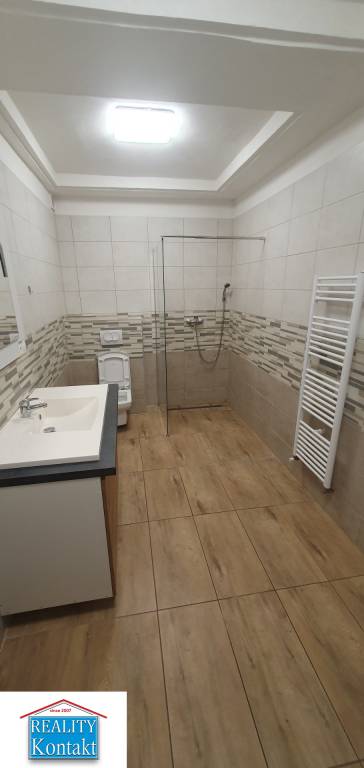 Ponúkame na prenájom 1 izbový byt 41 m2 Dvory nad Žitavou