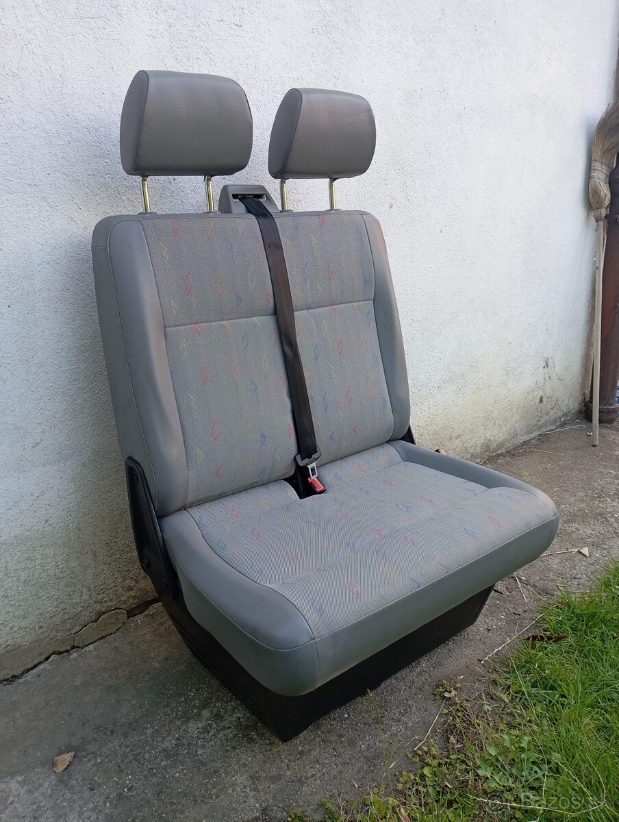 Predám prednú dvojsedačku na VW Transporter 5