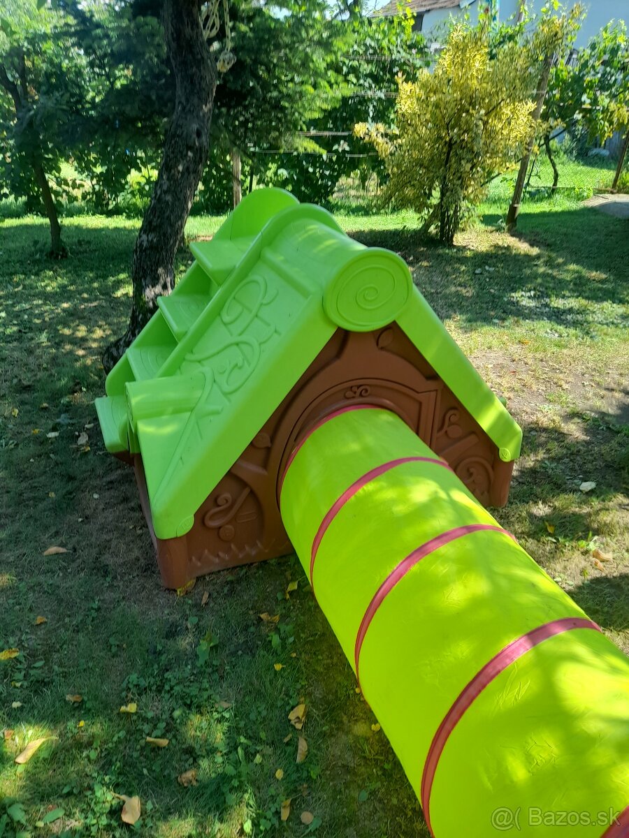 Detský plastový domček so šmýklavkou