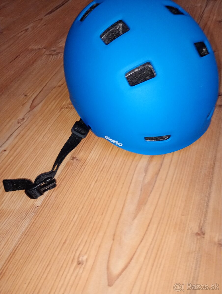 Predám prilbu veľkosť 55-59cm dohoda možná