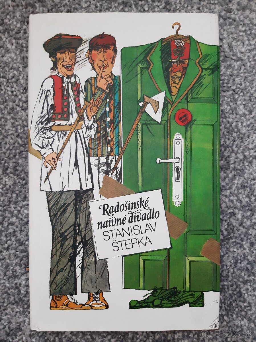 Rozpredaj kniznice, naj knihy hľadajú nového majiteľa.