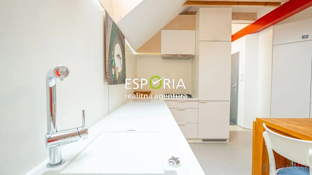 Exkluzívny 2i byt v centre mesta na prenájom