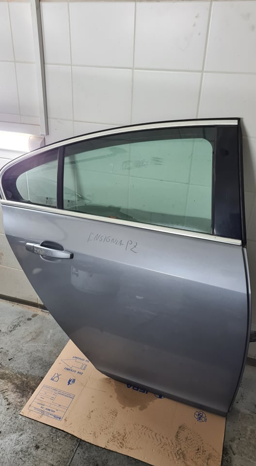 Kufrové dvere opel insignia hatchback 2008 zadne prave dvere