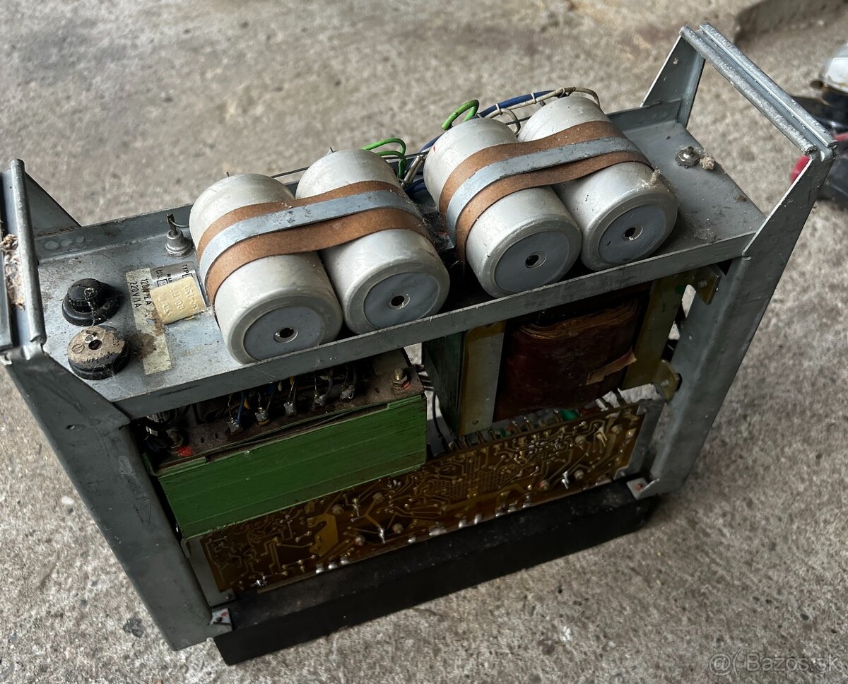 ADJ-637 koncový stupeň Tesla