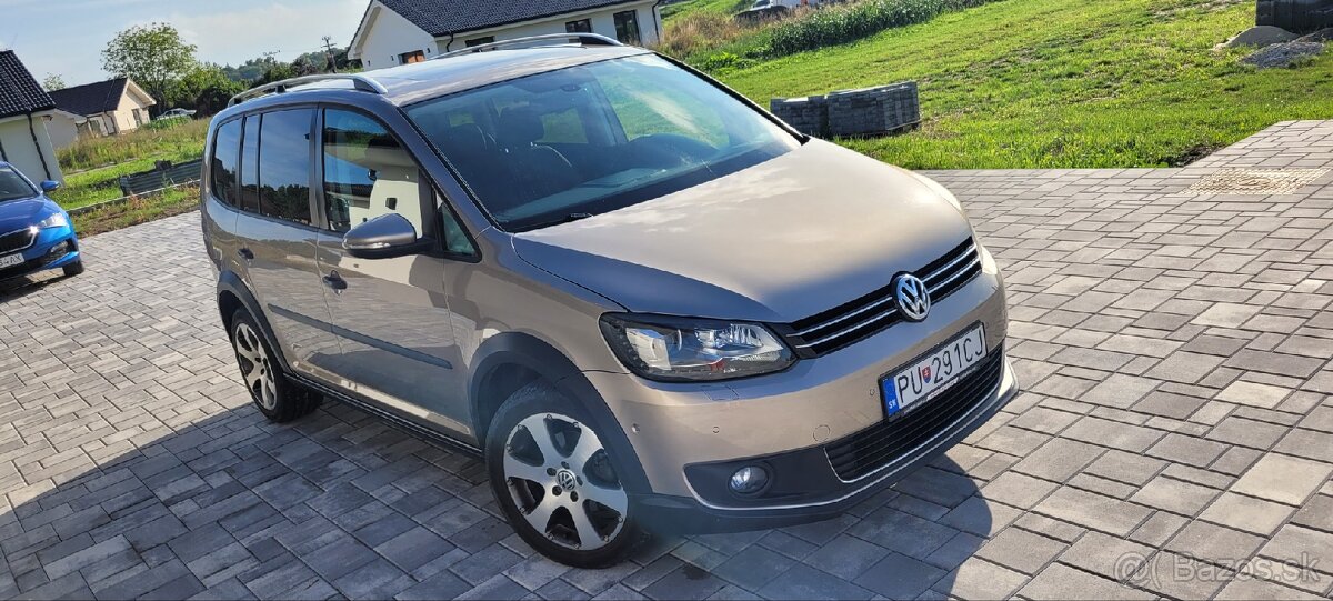 Predam volkswagen Touran cross