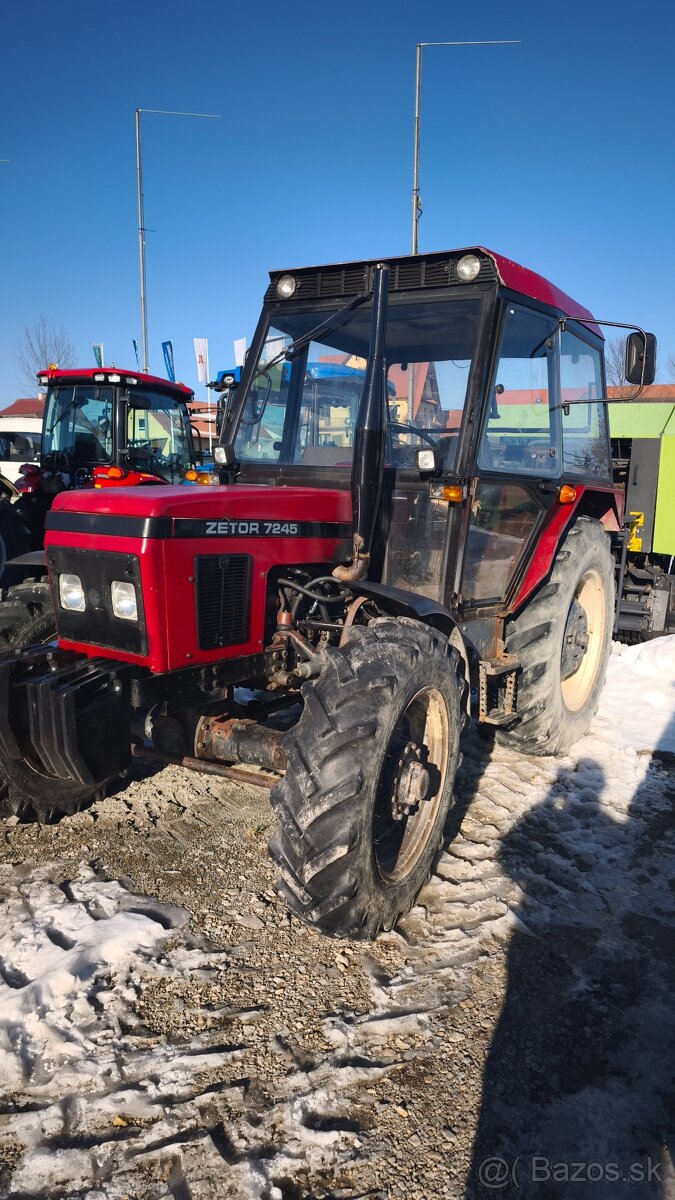 Zetor poškodený pokazený na opravu