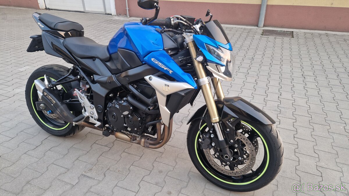 SUZUKI GSR 750