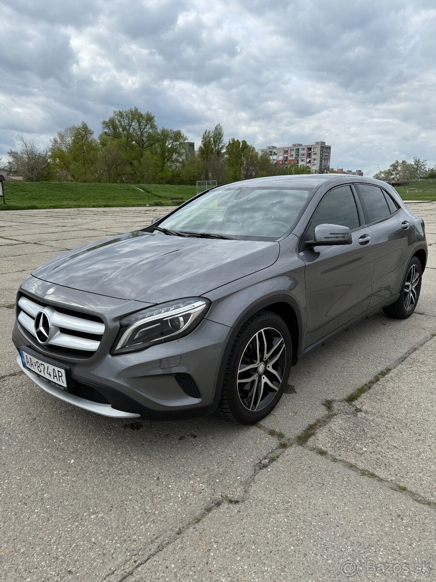 Mercedes-Benz GLA 180 - 90 kW Benzín
