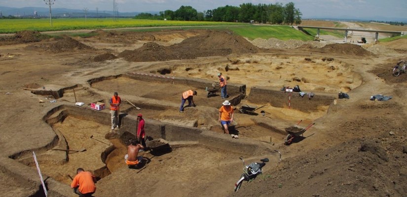 POMOCNÉ ARCHEOLOGICKÉ PRÁCE.