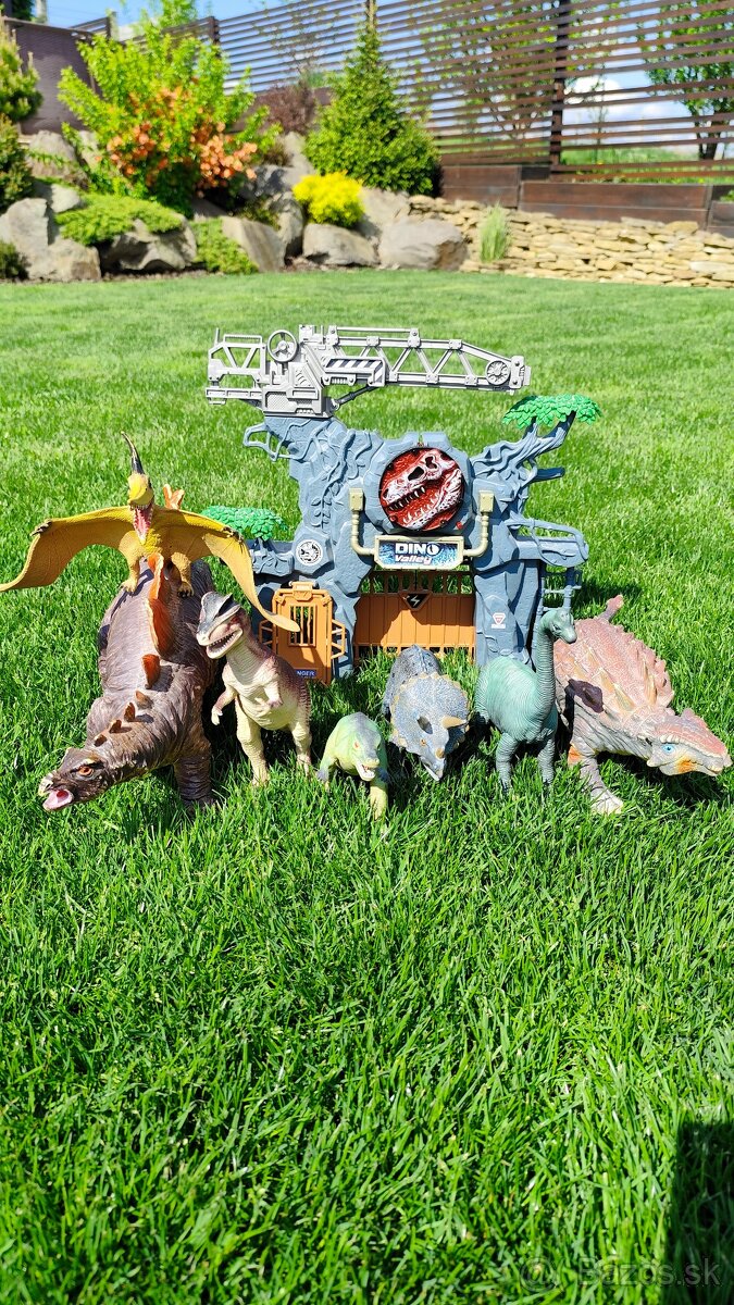 Dinosaury