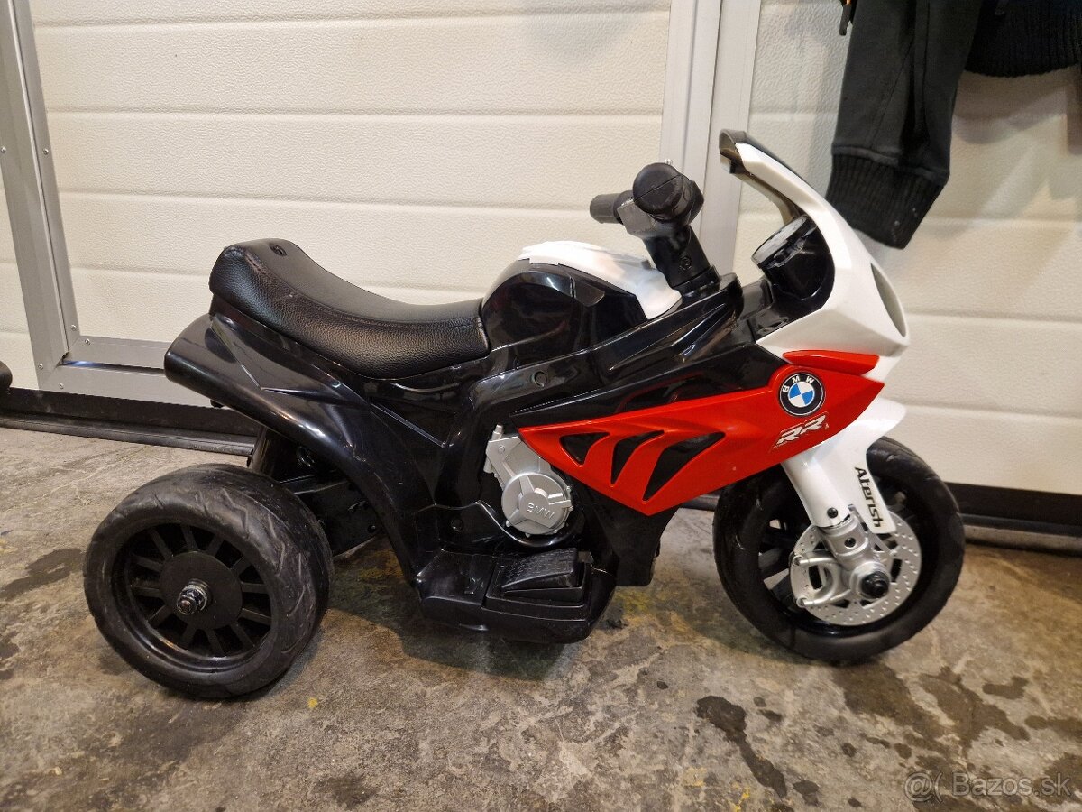 BMW trojkolka