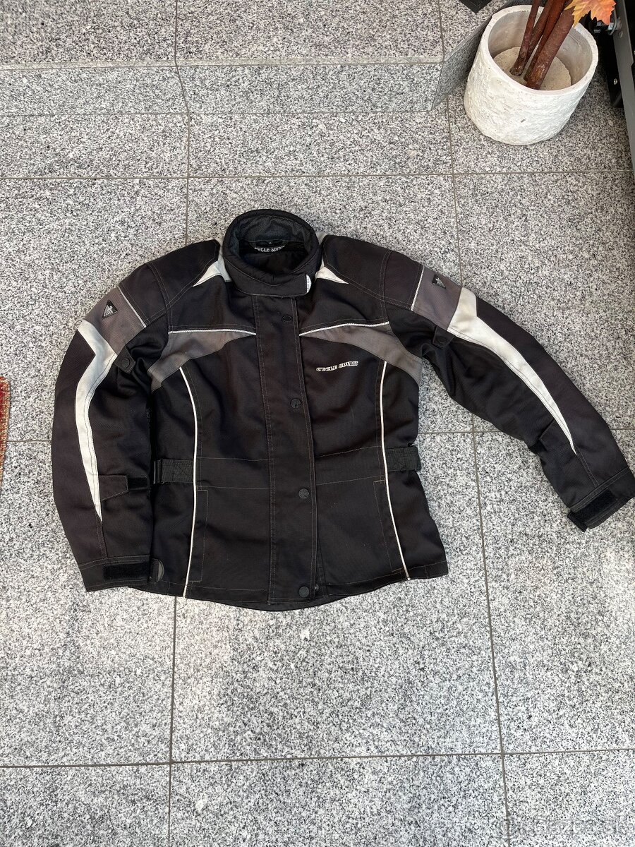Moto bunda