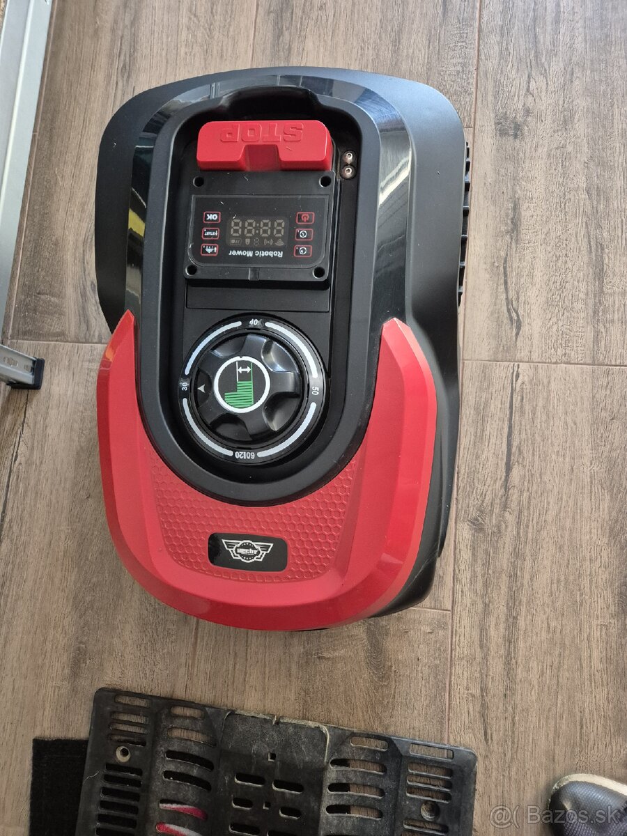 Roboticka kosačka Hecht 5605