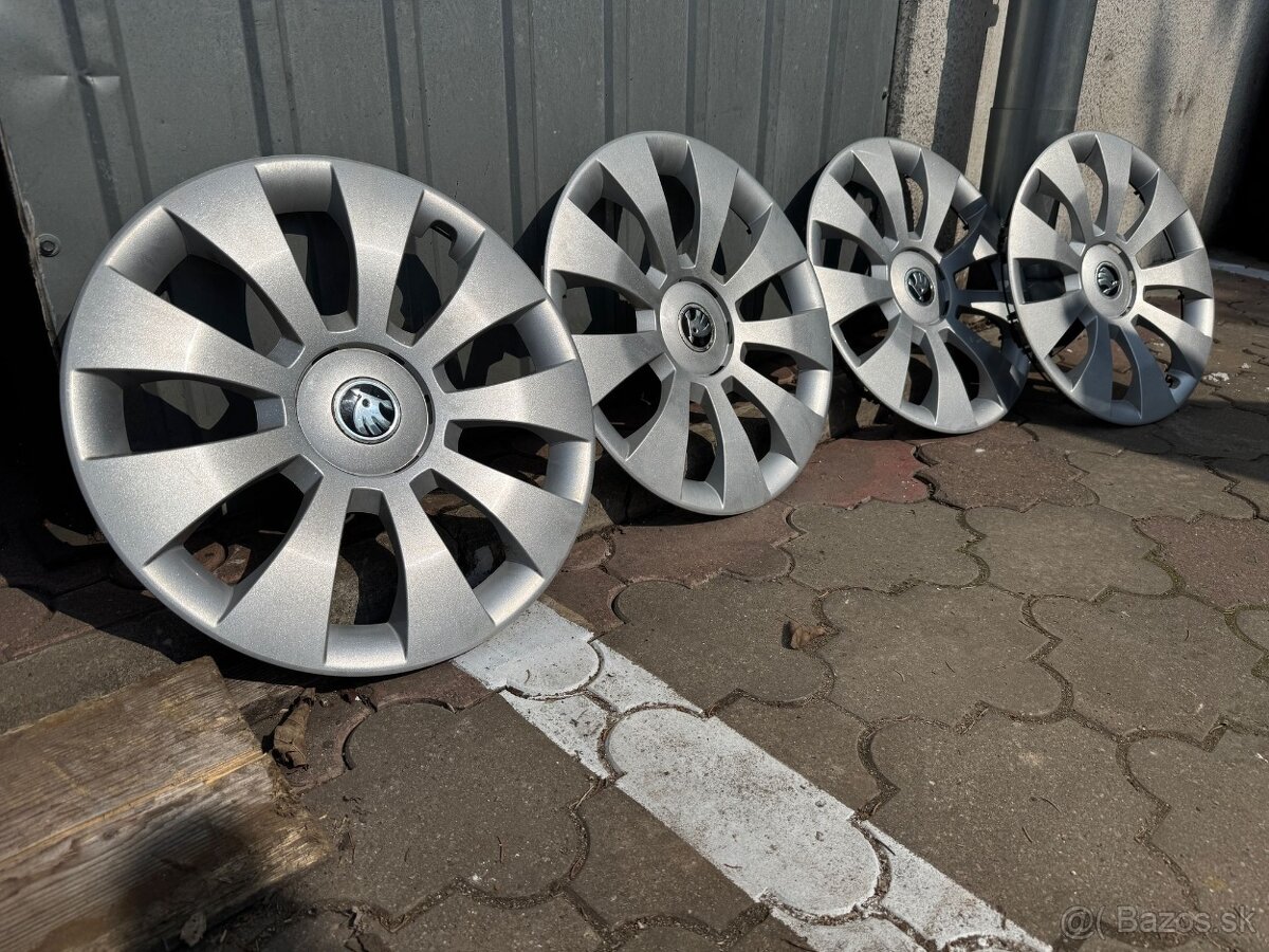 Orginalne puklice Skoda R16