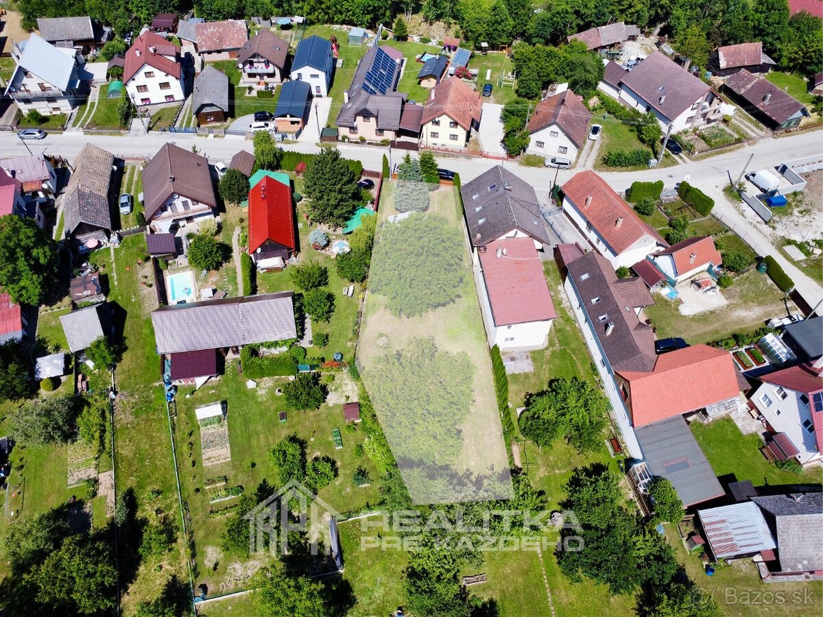 Parádny pozemok pre stavbu domu v Kunerade