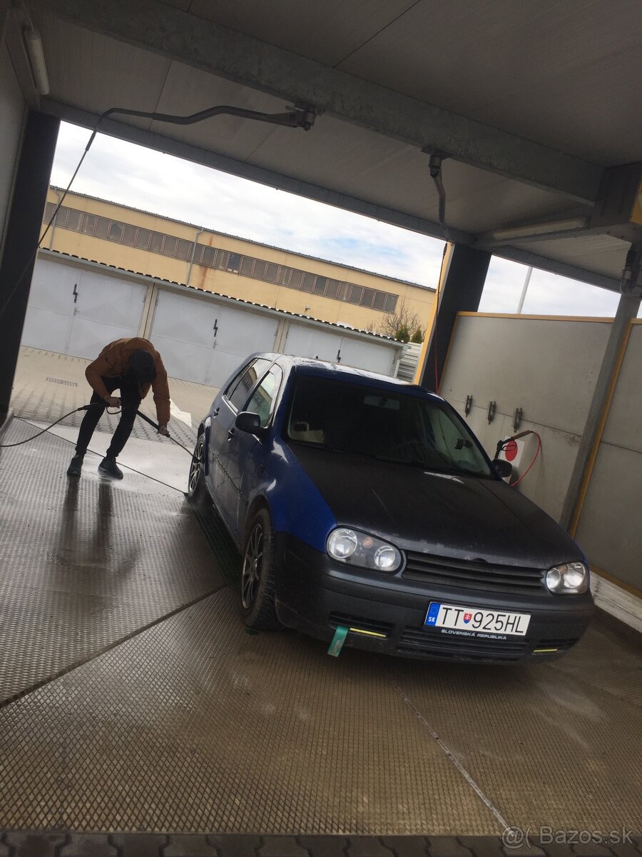 VW Golf IV 1.6 SR 74kw na nahradne diely alebo v celku
