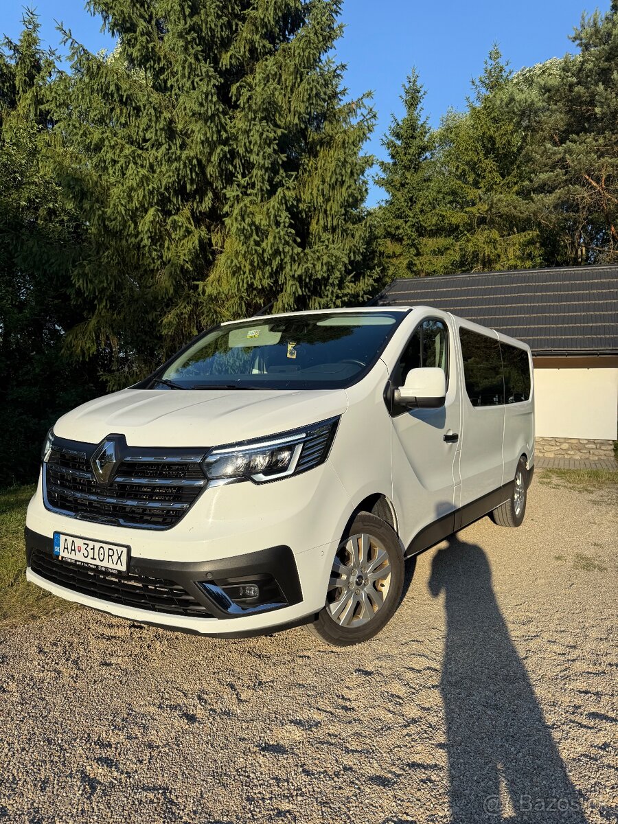 Požičovňa 8 miestne auto Renault Trafic L2h1 prenájom LONG