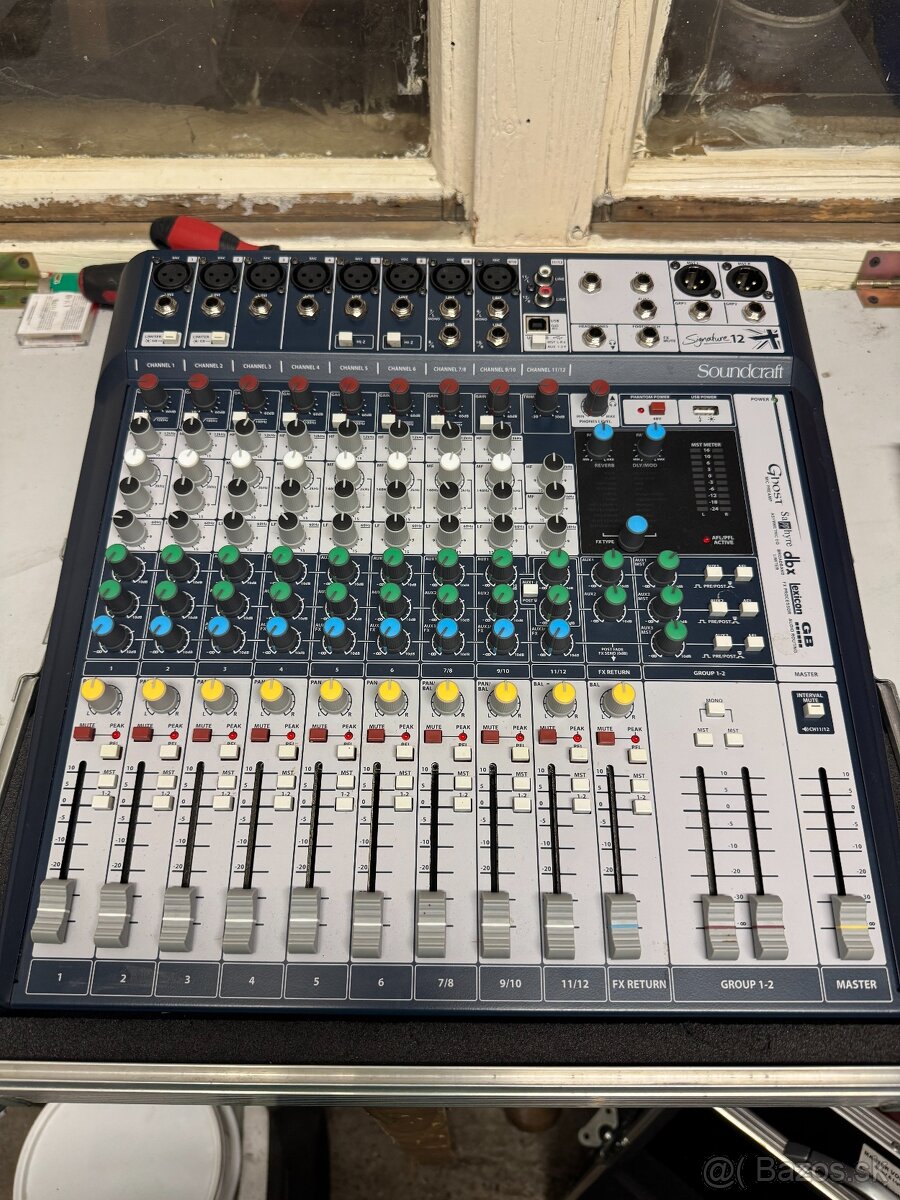 Predám Soundcraft Signature 12 s CASE