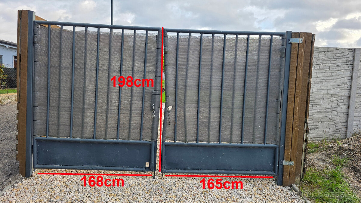 Dvojkrídlová brána