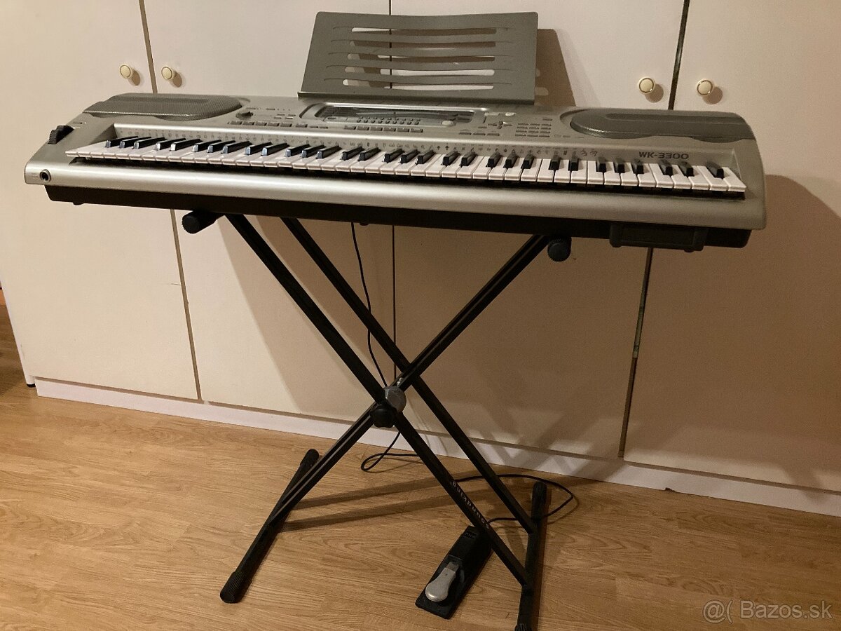 Predám klávesy CASIO-3300, stojan a pedál
