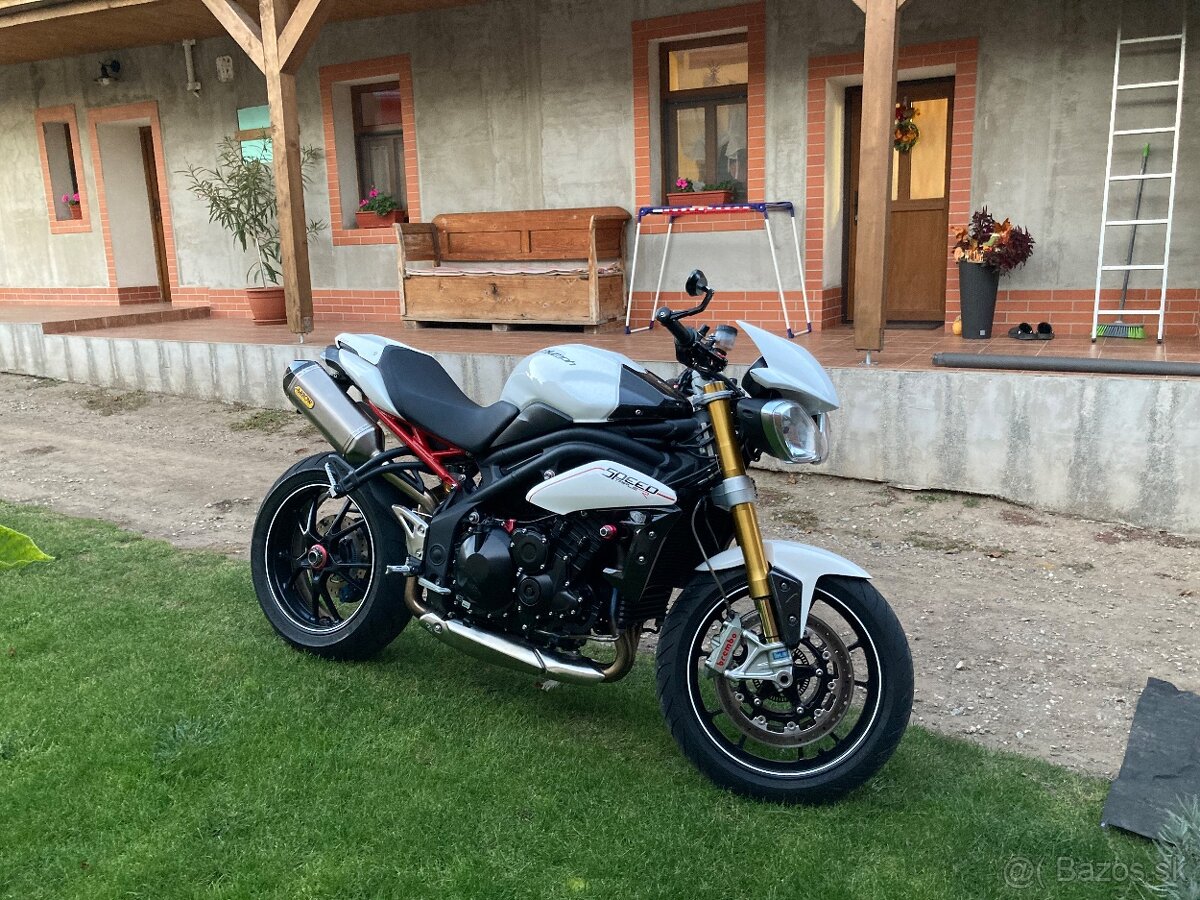 TRIUMPH SPEED TRIPLE 1050 R