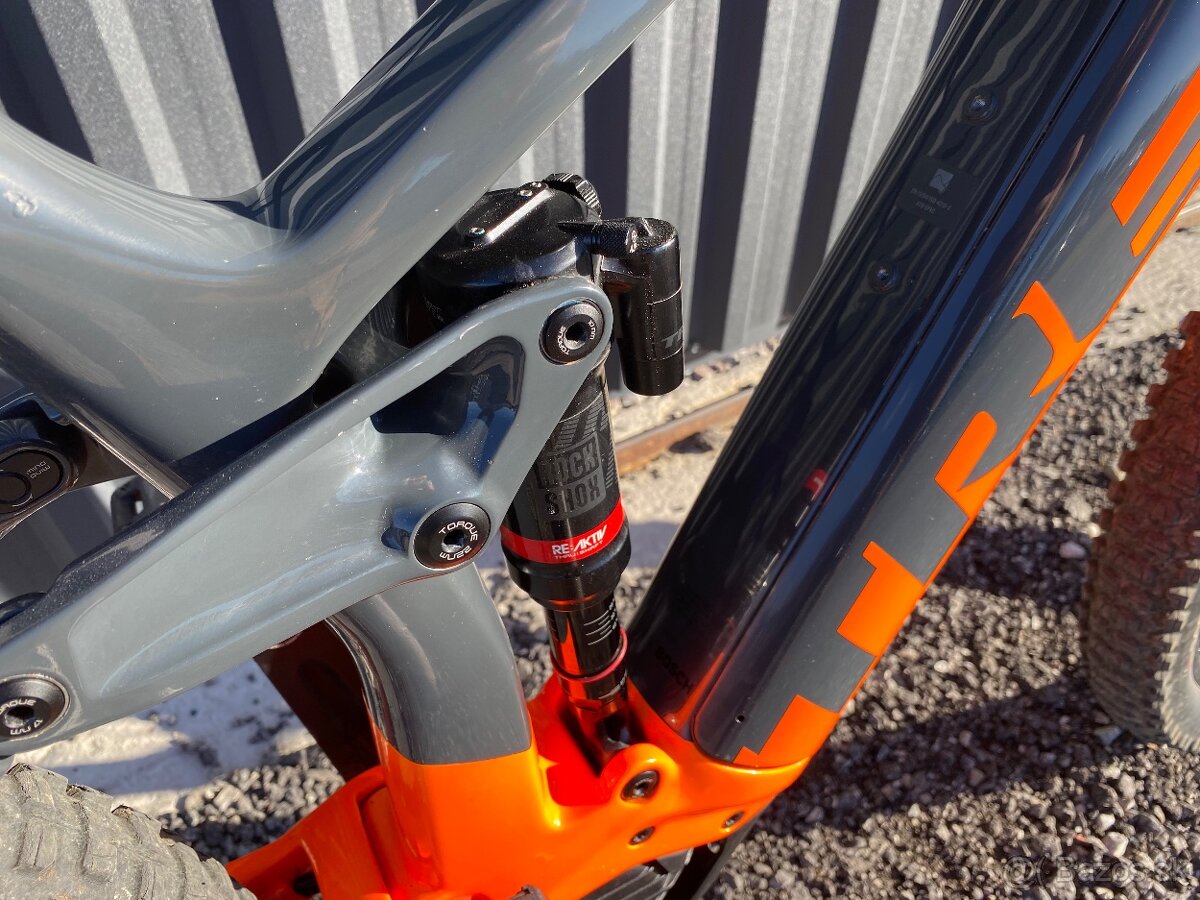 Predám karbonový celoodpružený elektrobicykel veľkosť L