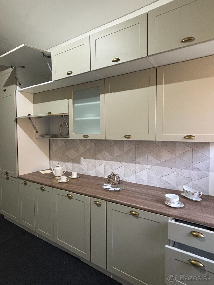 Moderná nepoužitá kuchyňa NATALI krémová