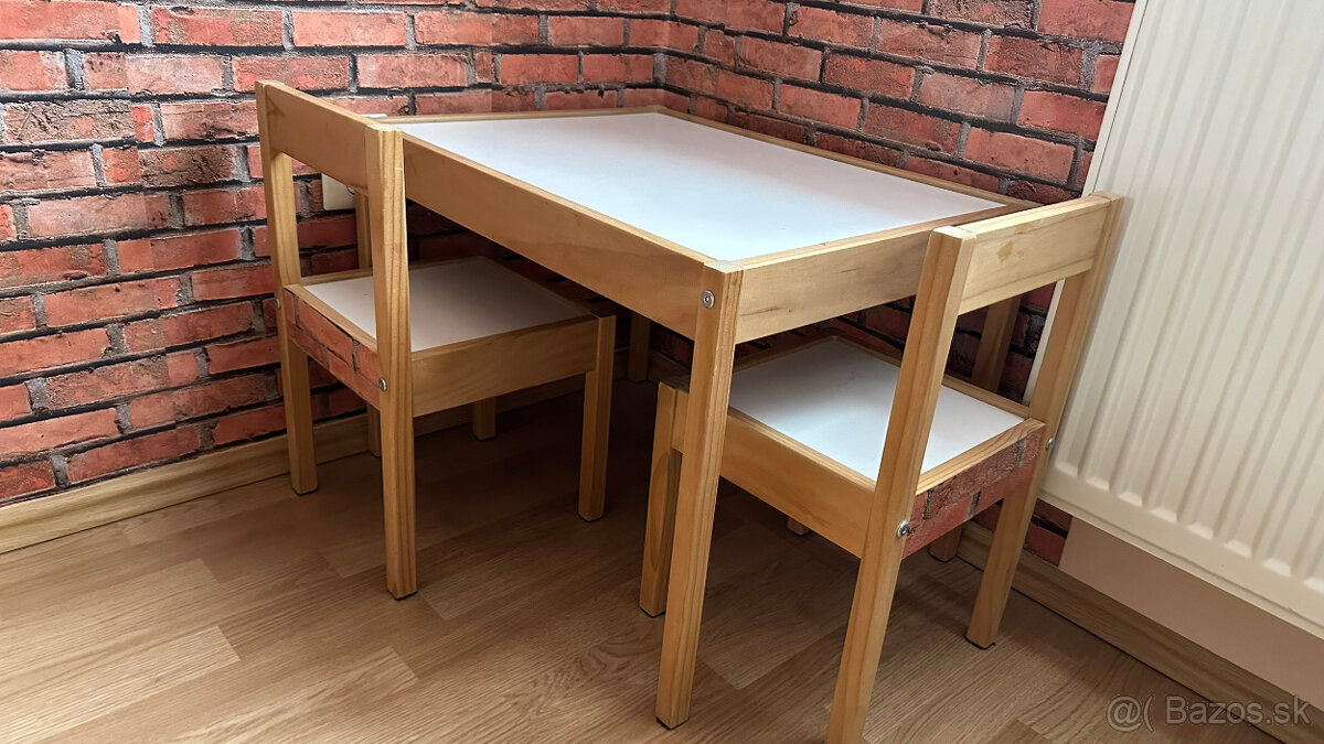 Detský stolík a 2 ks stoličky
