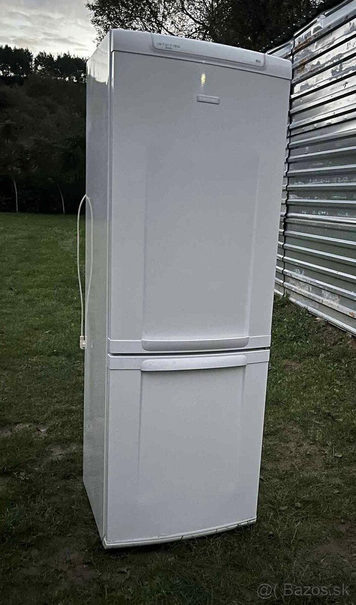 Predám chladničku s mraznickou elektrolux
