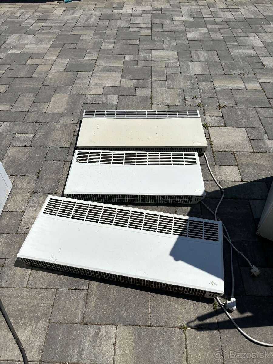 Sporák, el.radiatory , chladnička