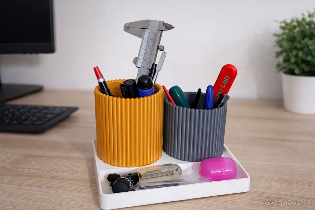 Organizér na pracovný stôl